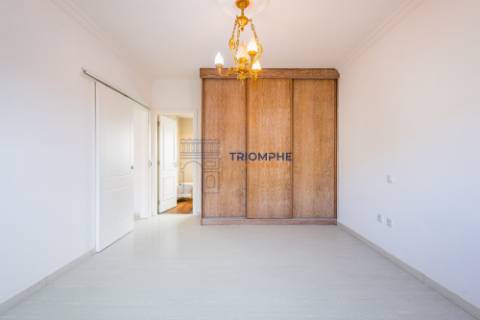 Moradia T4 - Piscina Aquecida - Leiria