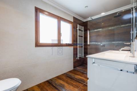 Moradia T4 - Piscina Aquecida - Leiria