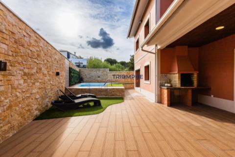 Moradia T4 - Piscina Aquecida - Leiria