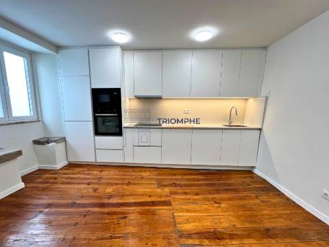 Duplex Renovado - Alfama