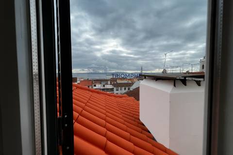Duplex Renovado - Alfama