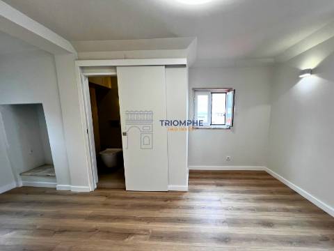 Duplex Renovado - Alfama