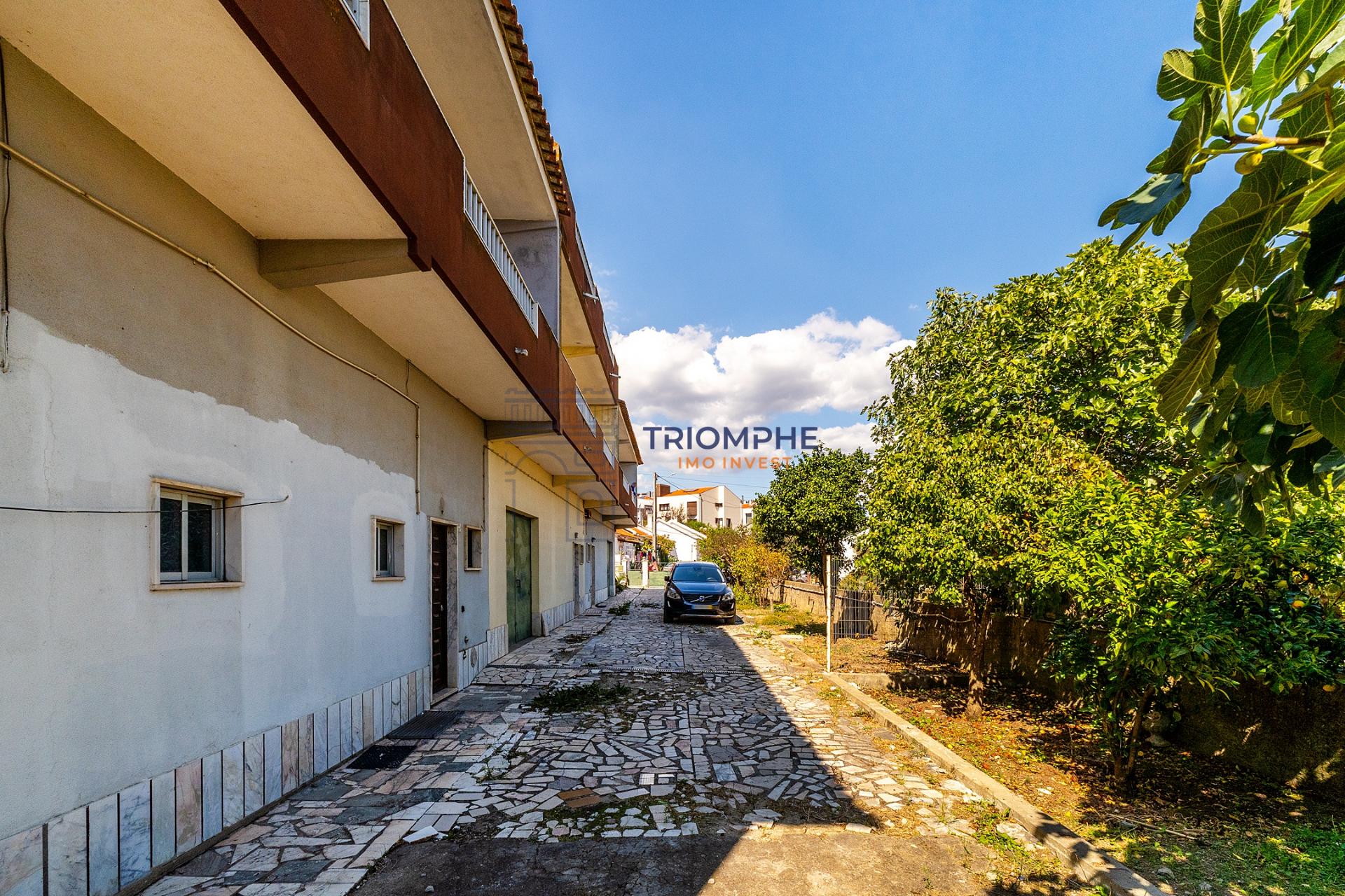 Moradia em Banda Famões - Investimento