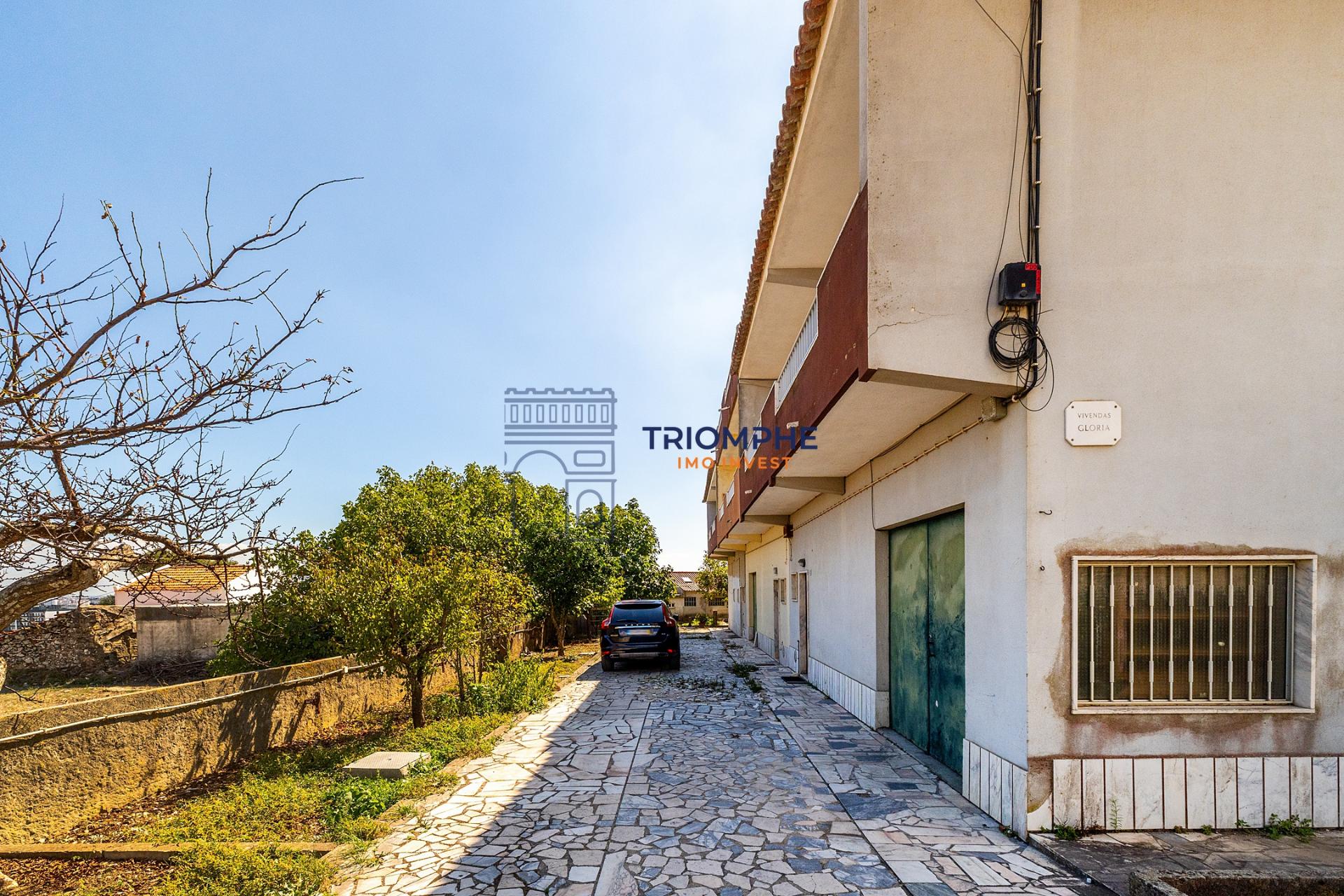 Moradia em Banda Investimento Famões