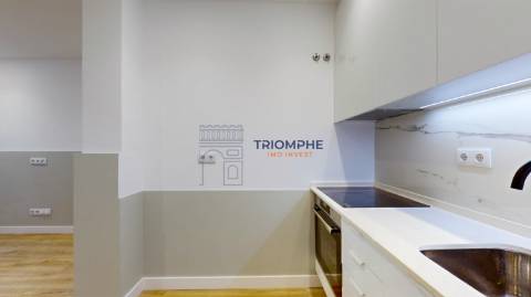 Apartamento T2 Renovado - Campolide