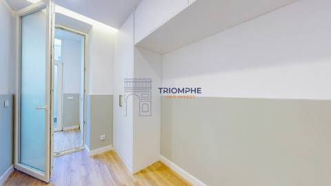 Apartamento T2 Renovado - Campolide