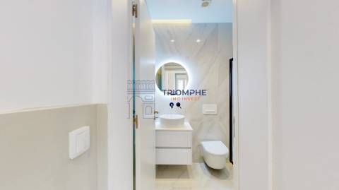 Apartamento T2 Renovado - Campolide