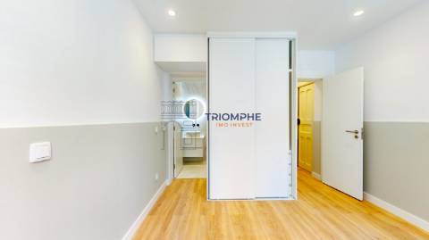 Apartamento T2 Renovado - Campolide