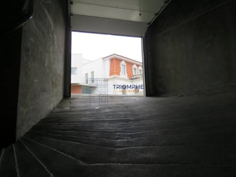 T3 Centro da Marinha Grande - Garagem e Pátio Privativo