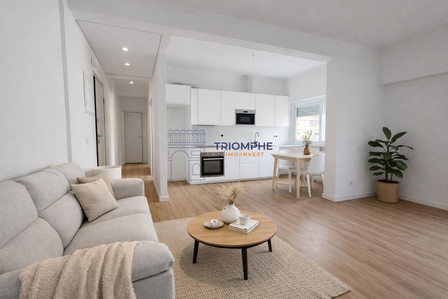 Apartamento T2 Totalmente Renovado com Arrecadação