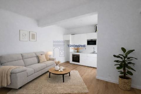 Apartamento T2 Totalmente Renovado com Arrecadação