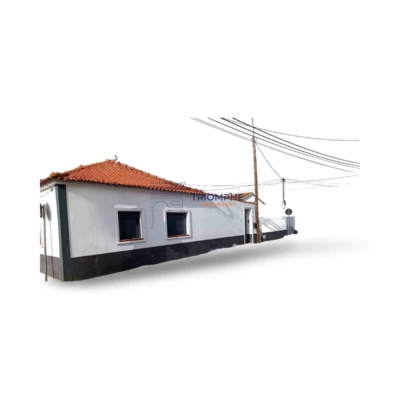 Moradia T3 em Alfeizerão com Páteo Privativo