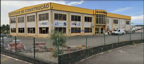 Venda de Armazém e Empresa em Plena Atividade