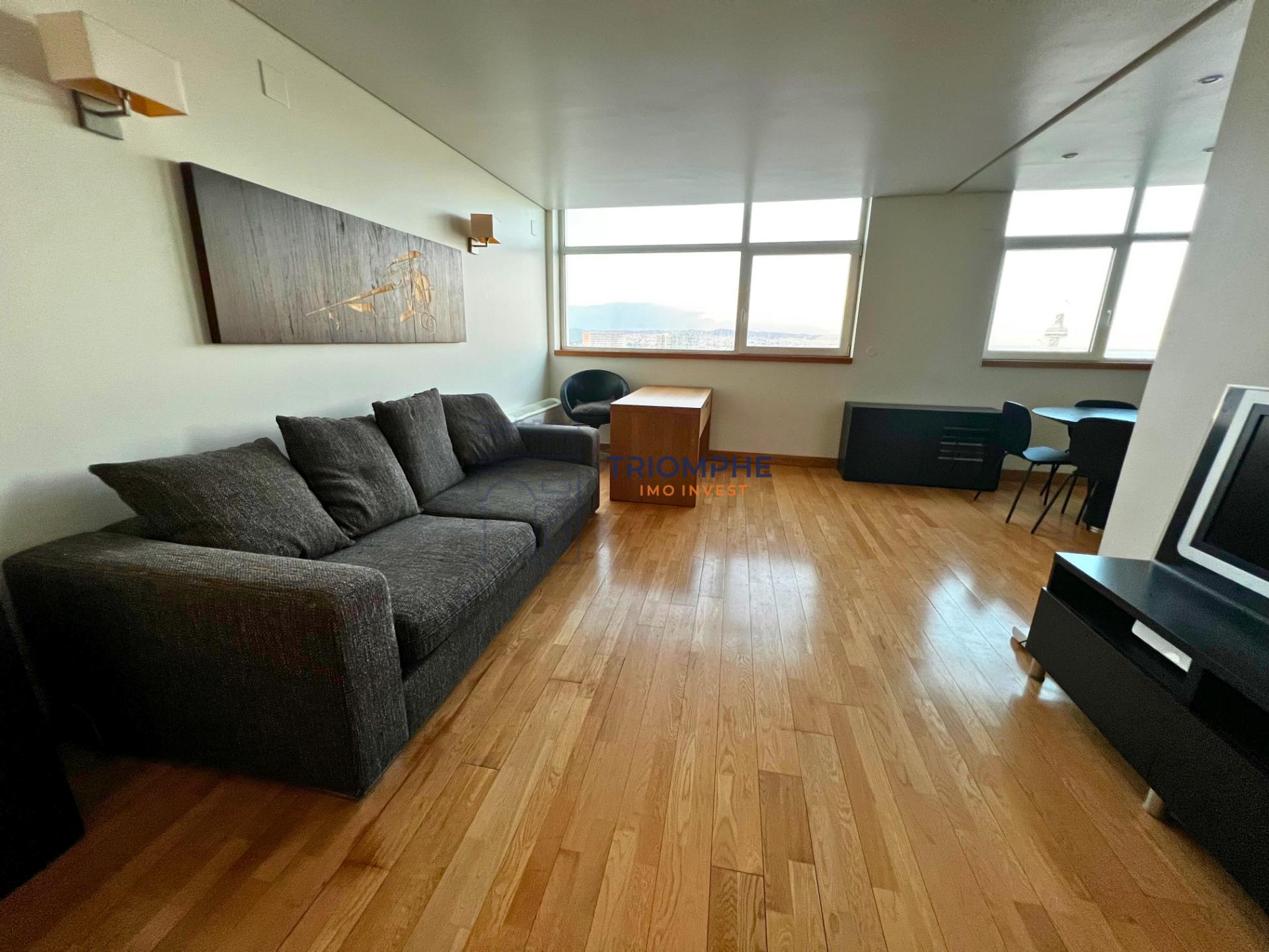 T2 Duplex - Vista Panorâmica, Estacionamento Duplo e Portaria 24h