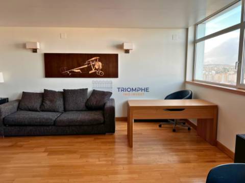 T2 Duplex - Vista Panorâmica, Estacionamento Duplo e Portaria 24h