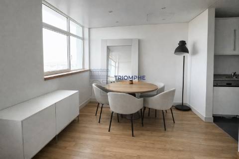 T2 Duplex - Vista Panorâmica, Estacionamento Duplo e Portaria 24h