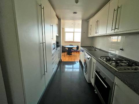 T2 Duplex - Vista Panorâmica, Estacionamento Duplo e Portaria 24h