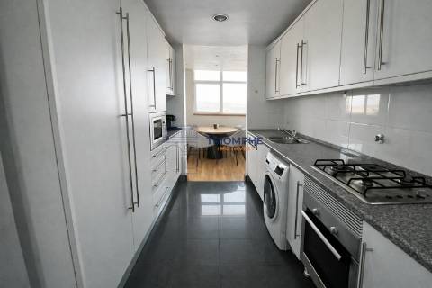 T2 Duplex - Vista Panorâmica, Estacionamento Duplo e Portaria 24h