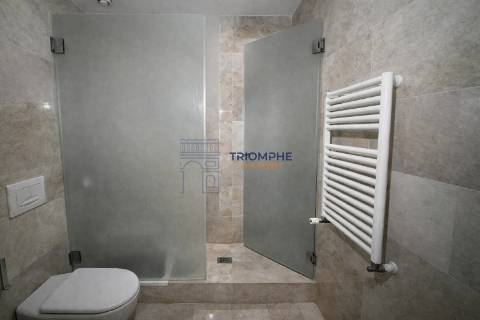 T2 Duplex - Vista Panorâmica, Estacionamento Duplo e Portaria 24h