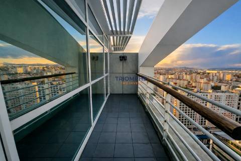 T2 Duplex - Vista Panorâmica, Estacionamento Duplo e Portaria 24h