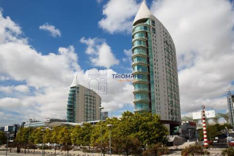 T2 Duplex - Vista Panorâmica, Estacionamento Duplo e Portaria 24h