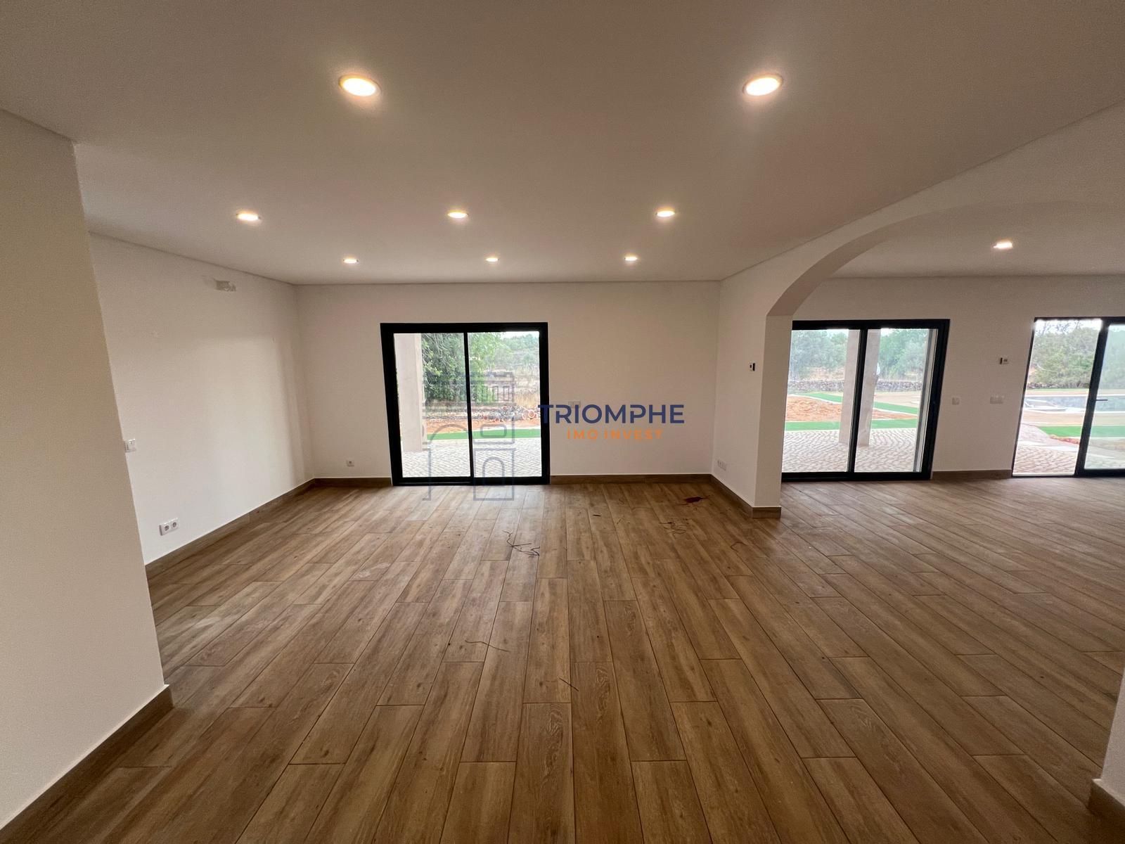 Moradia Isolada Piscina Terreno 5.000 m² Algoz