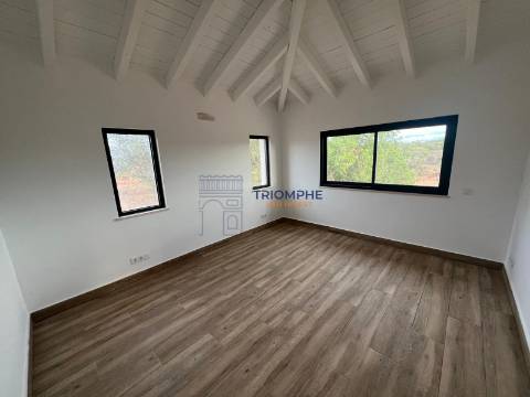 Moradia Isolada Piscina Terreno 5.000 m² Algoz