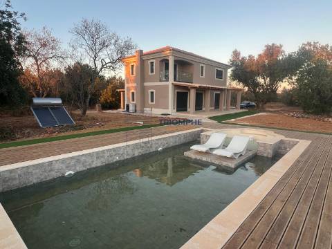 Moradia Isolada Piscina Terreno 5.000 m² Algoz