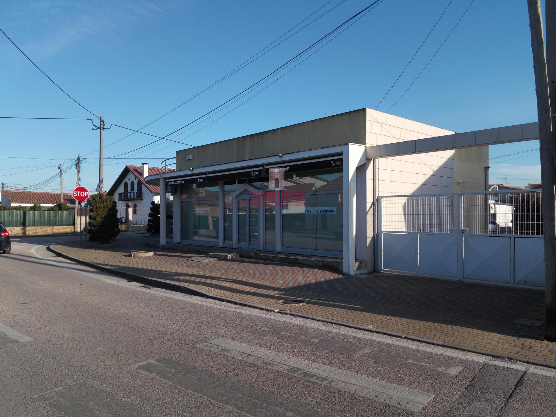 Edifício Comercial Arrendado  na Marinha Grande