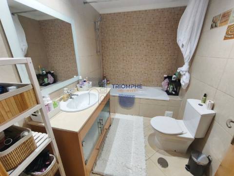 Apartamento T2  - Garagem - Tunes