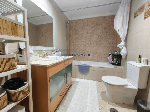 Apartamento T2  - Garagem - Tunes