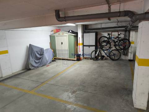 Apartamento T2  - Garagem - Tunes