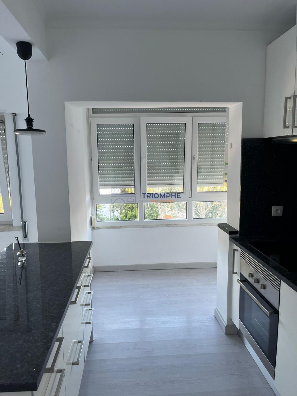 Apartamento T2 - Lugar de Estacionamento - Cascais