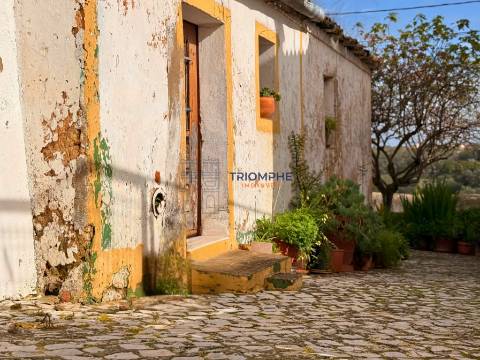 Moradia para reabilitar em Alcantarilha