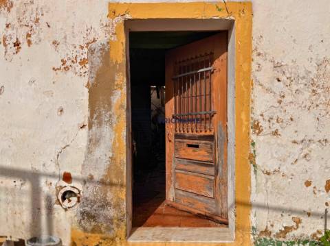 Moradia para reabilitar em Alcantarilha