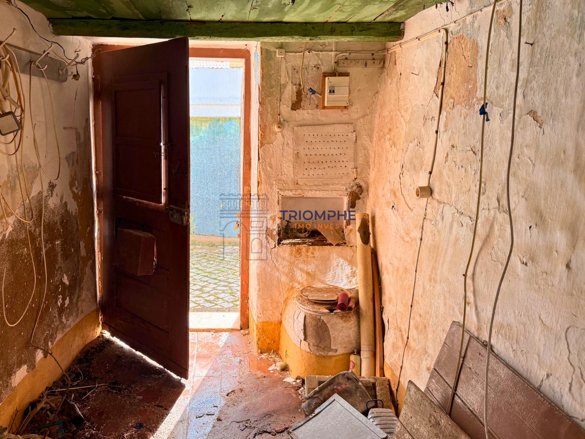 Moradia para reabilitar em Alcantarilha