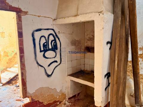 Moradia para reabilitar em Alcantarilha