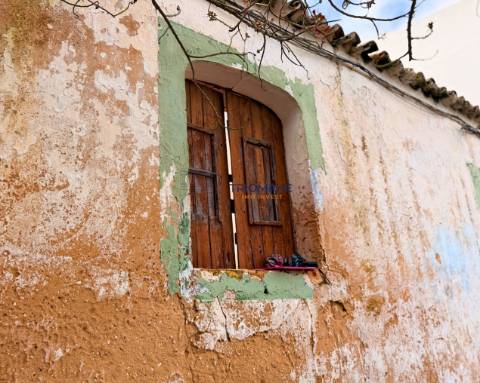 Moradia para reabilitar em Alcantarilha