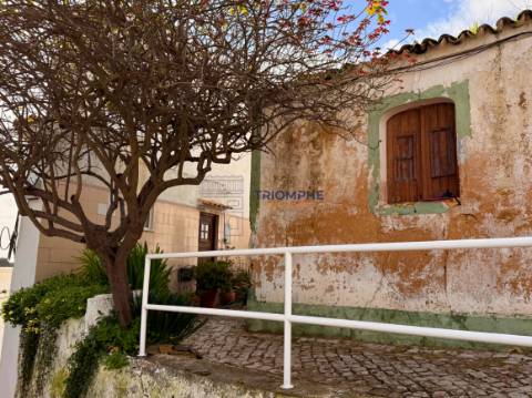 Moradia para reabilitar em Alcantarilha