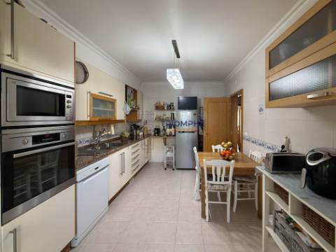 Moradia T4 Condomínio fechado - Piscina - Albarraque