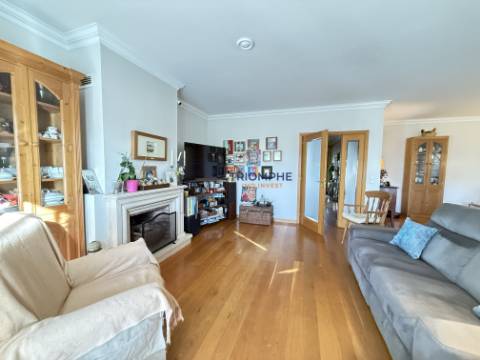 Moradia T4 Condomínio fechado - Piscina - Albarraque