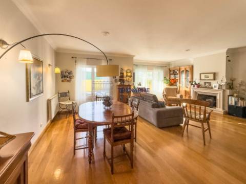 Moradia T4 Condomínio fechado - Piscina - Albarraque