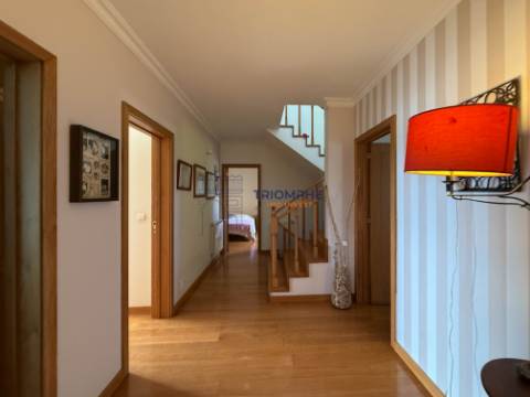 Moradia T4 Condomínio fechado - Piscina - Albarraque