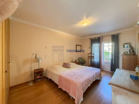 Moradia T4 Condomínio fechado - Piscina - Albarraque