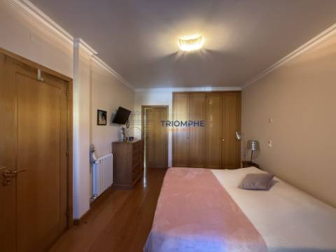 Moradia T4 Condomínio fechado - Piscina - Albarraque