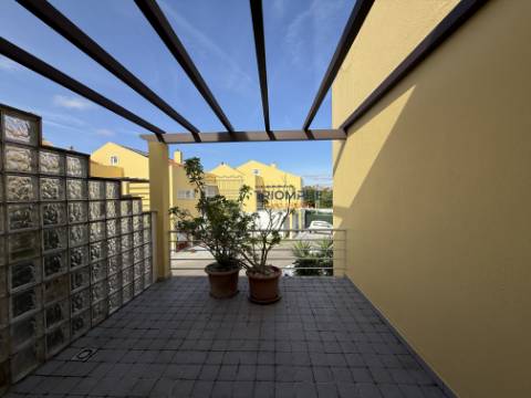 Moradia T4 Condomínio fechado - Piscina - Albarraque