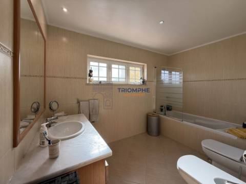 Moradia T4 Condomínio fechado - Piscina - Albarraque