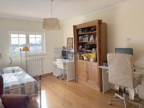 Moradia T4 Condomínio fechado - Piscina - Albarraque