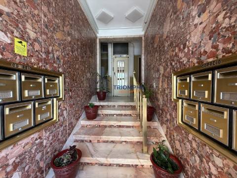 Apartamento T3 Renovado - Amadora