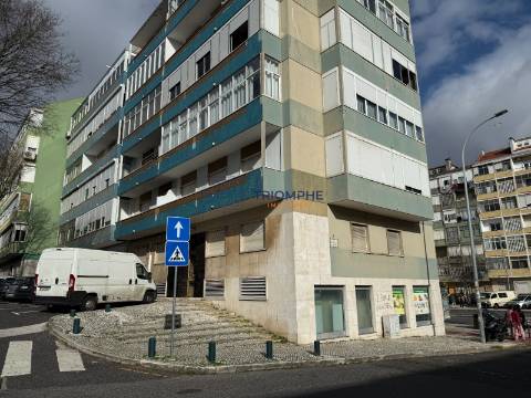 Apartamento T3 Renovado - Amadora